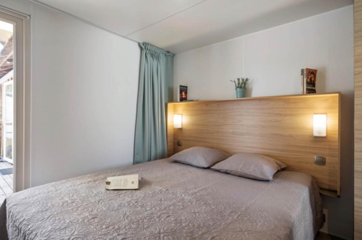 Camping Le Parc De Paris Villevaude Room photo